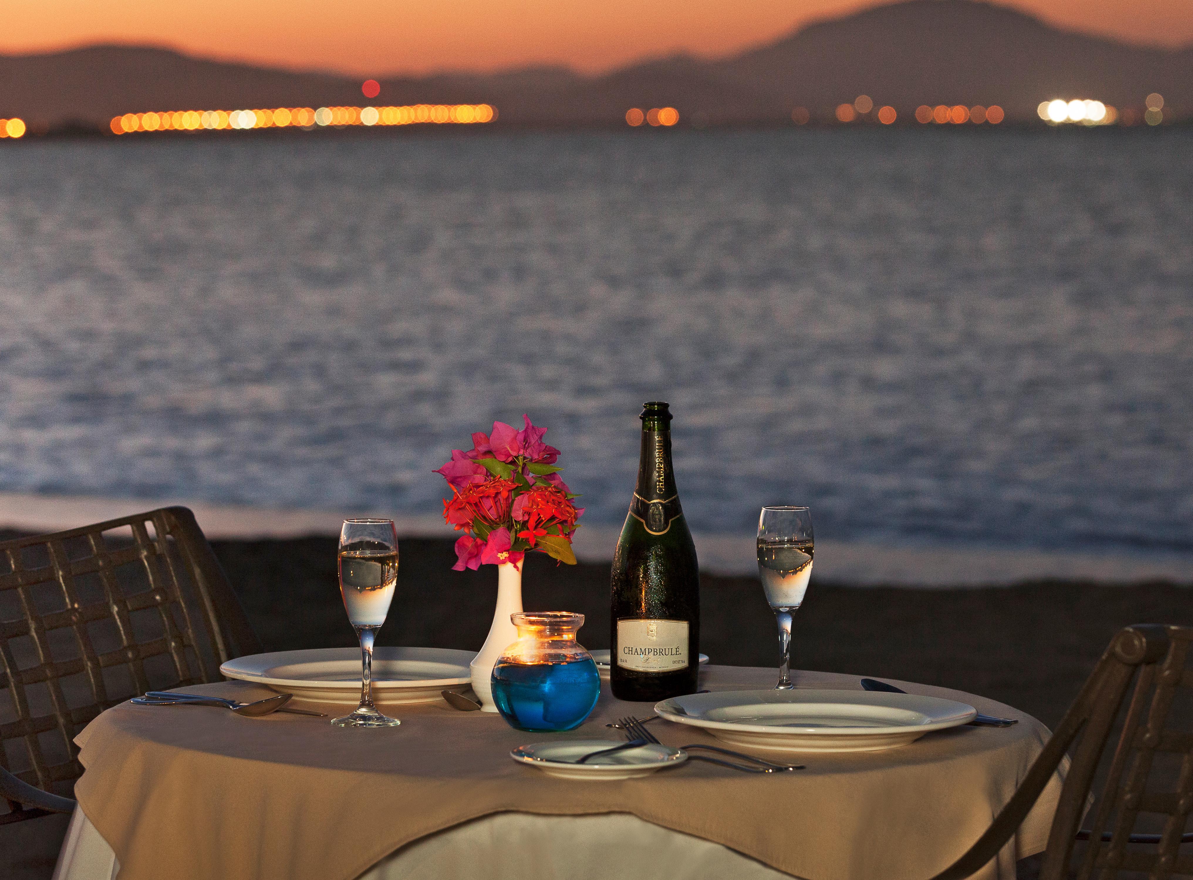 Loreto Bay Golf Resort & Spa At Baja Exteriör bild A table set for dinner